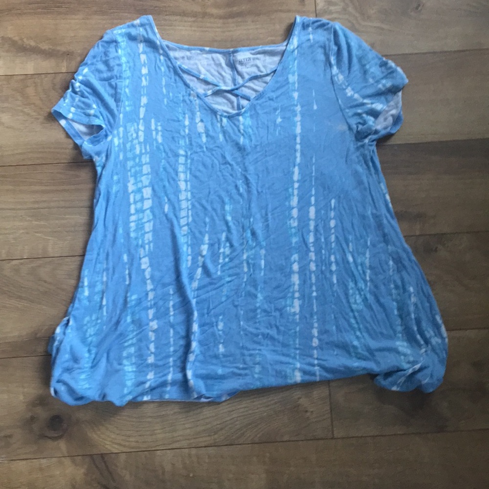 Blue short sleeve top